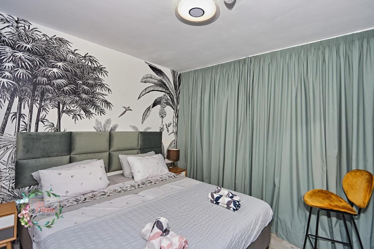 Parrot'S House- Yumbo Center Apartment Плая дел Инглес Екстериор снимка